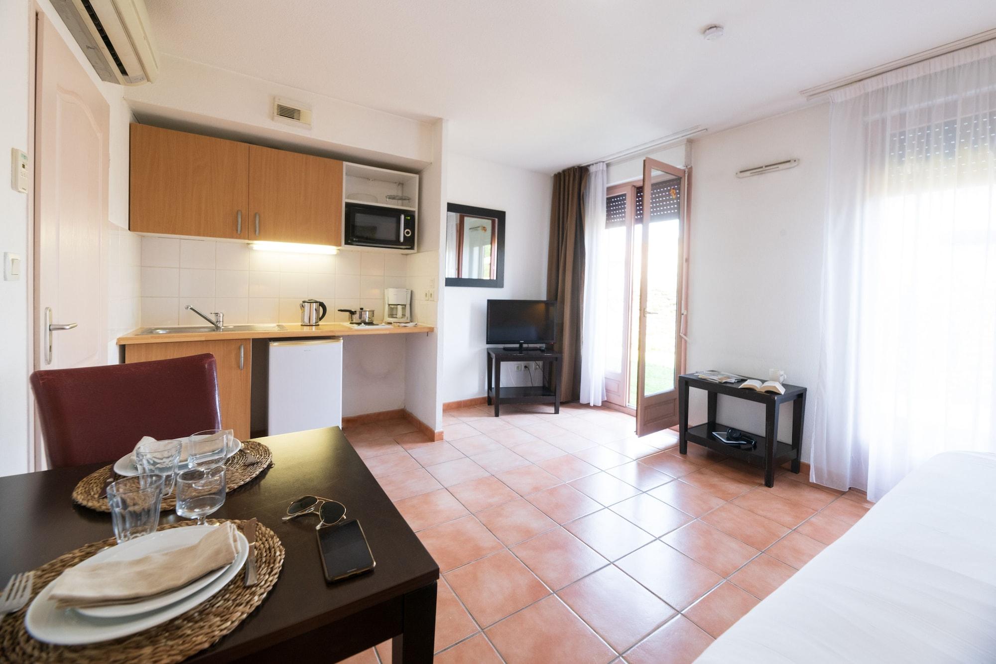 Cerise Carcassonne Sud Hotel Bagian luar foto
